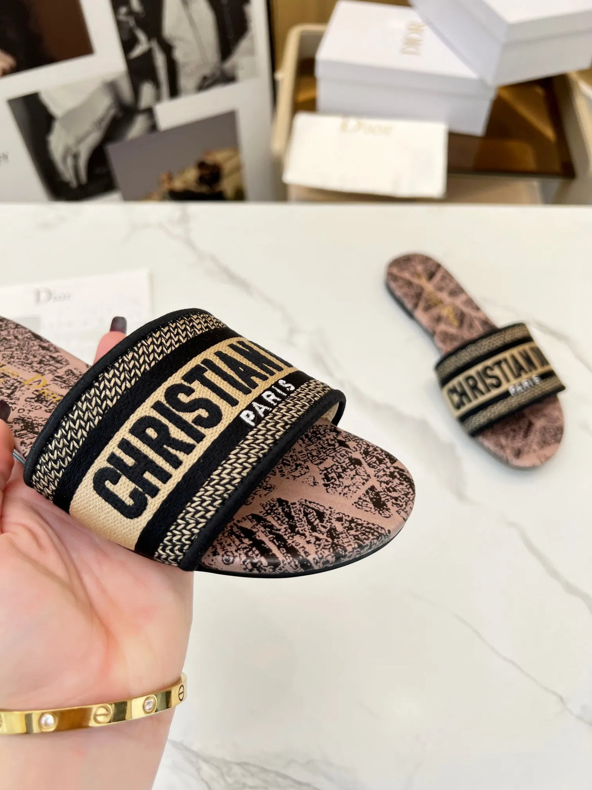 Women Slippers X49721