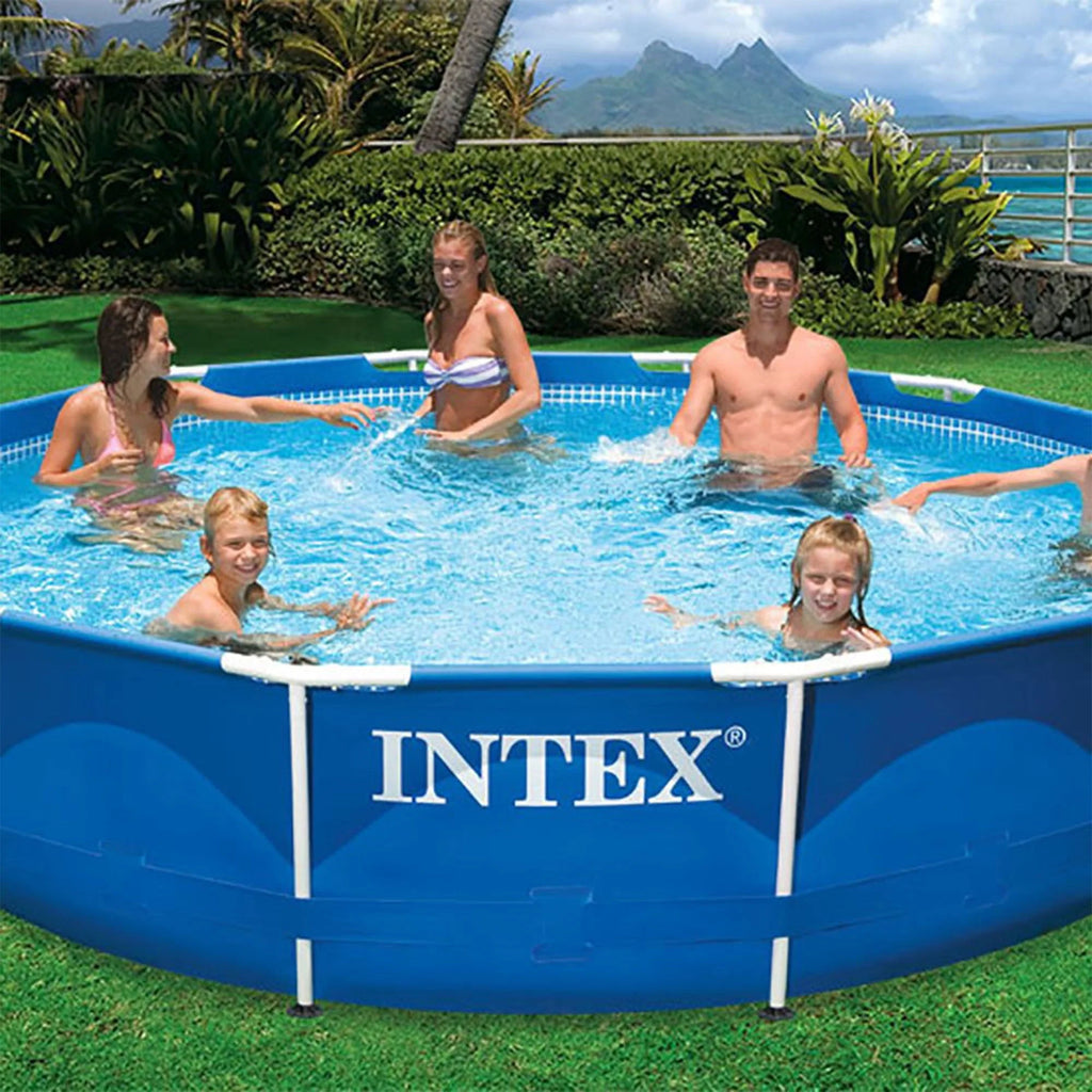 12'x30 Swimming Pool with Pump, Ladder, and Cover Y151