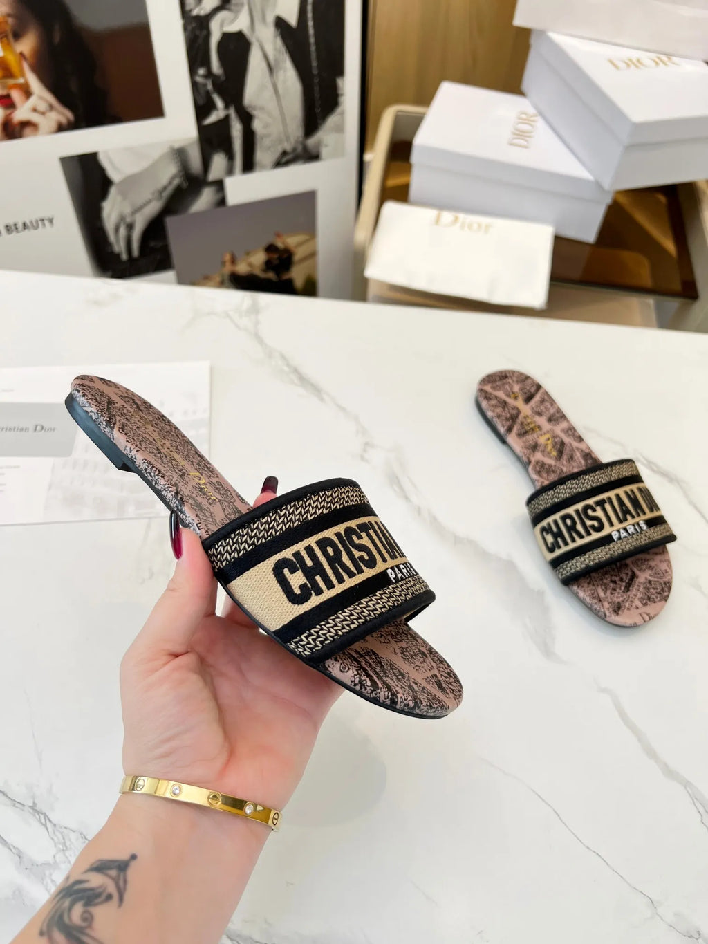 Women Slippers X49721