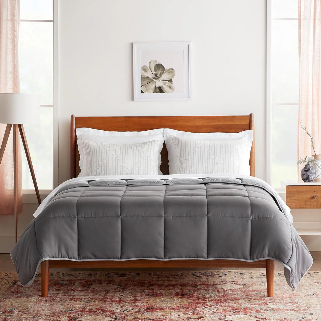 King Silver/Ash Down Alternative Comforter Q583135