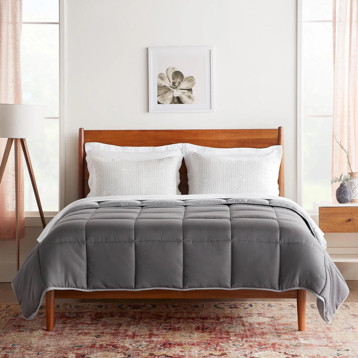 King Silver/Ash Down Alternative Comforter Q583135