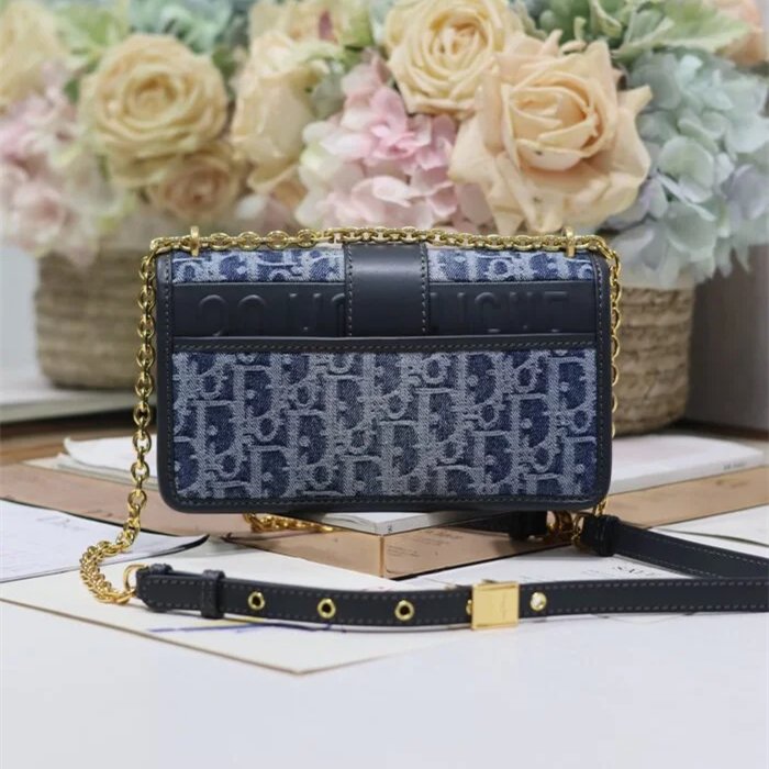 Bag with Chain E701