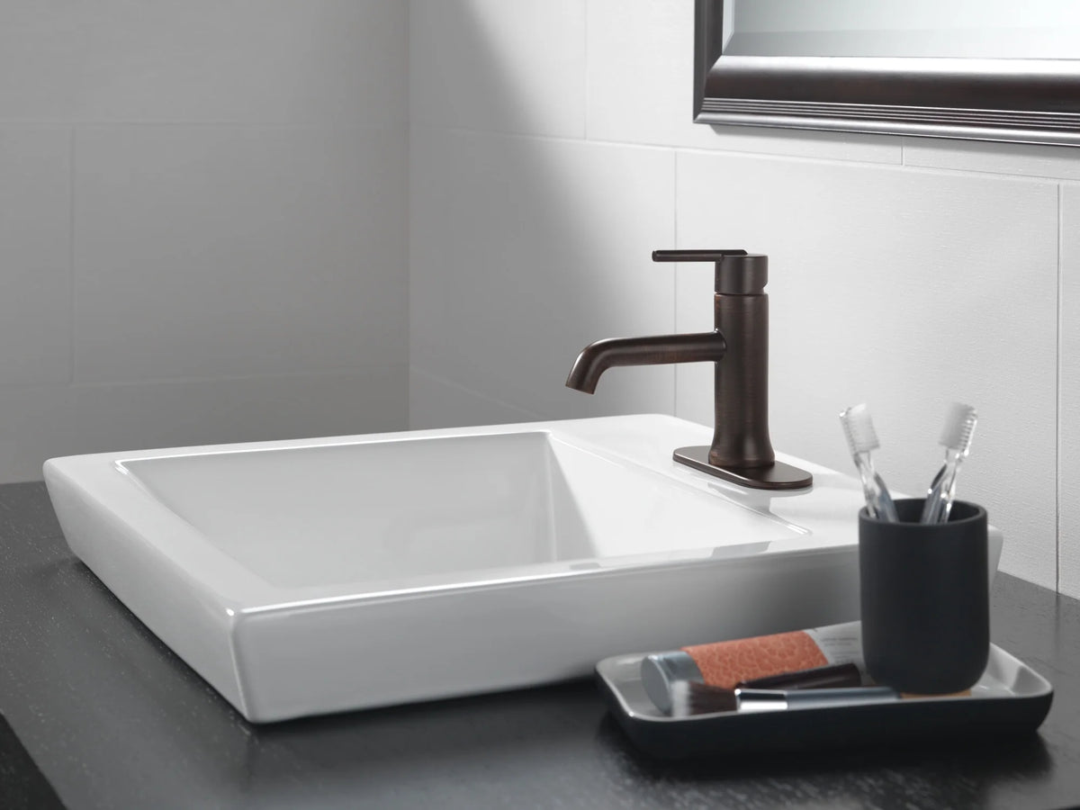 Single Handle Bathroom Faucet D486204