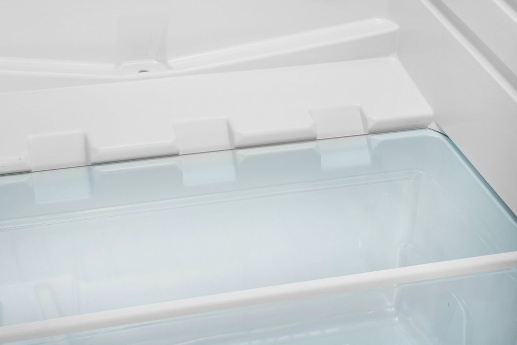 7.3 Cubic Feet 2 Door White Refrigerator G9646