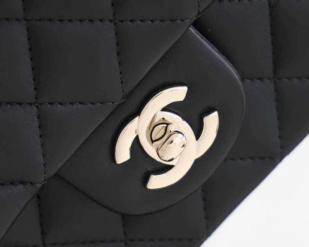 Black Mini Flapbag With Top Handle V550