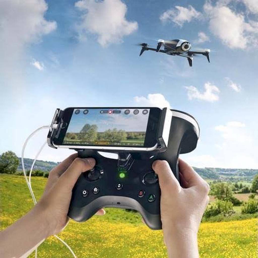 FPV Drone Kit with CockpitGlasses and Skycontroller 2 White C61506