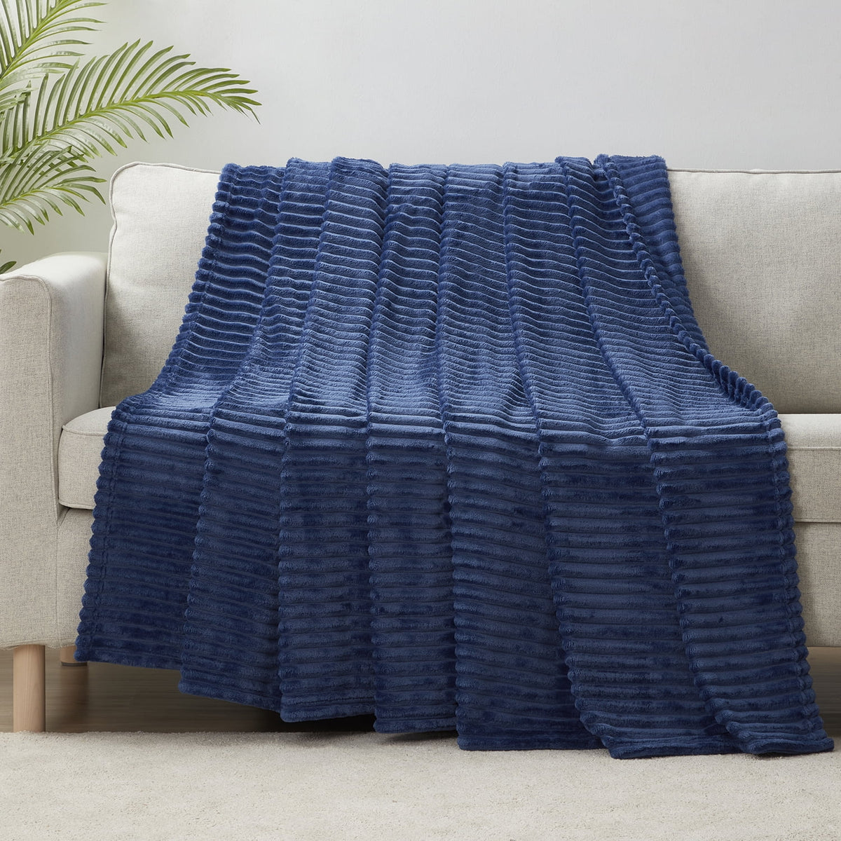 Soft Lightweight Plush Fleece Queen Size Blanket Z46417