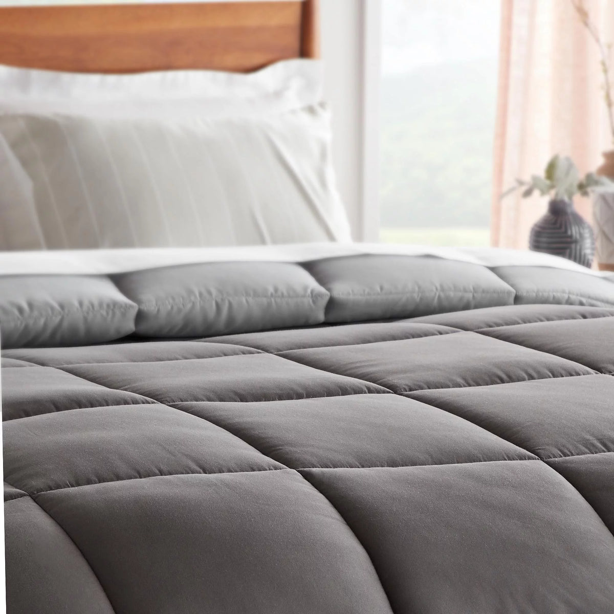 King Silver/Ash Down Alternative Comforter Q583135