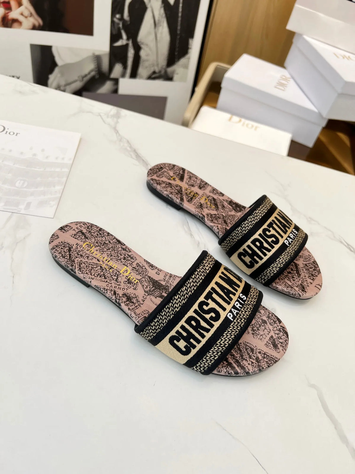 Women Slippers X49721