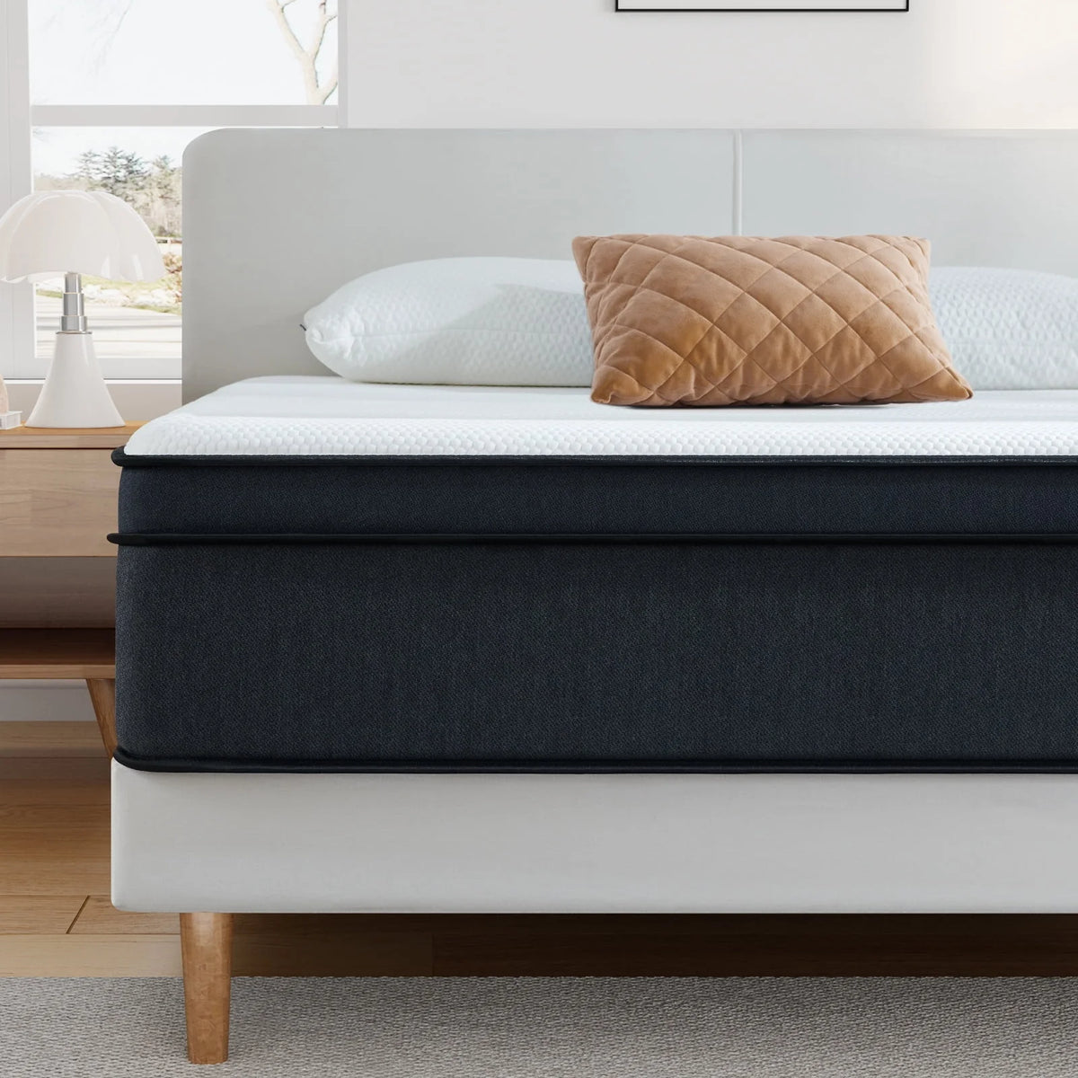 Queen 12 inch Medium Plush Hybrid Innerspring Mattress B364916