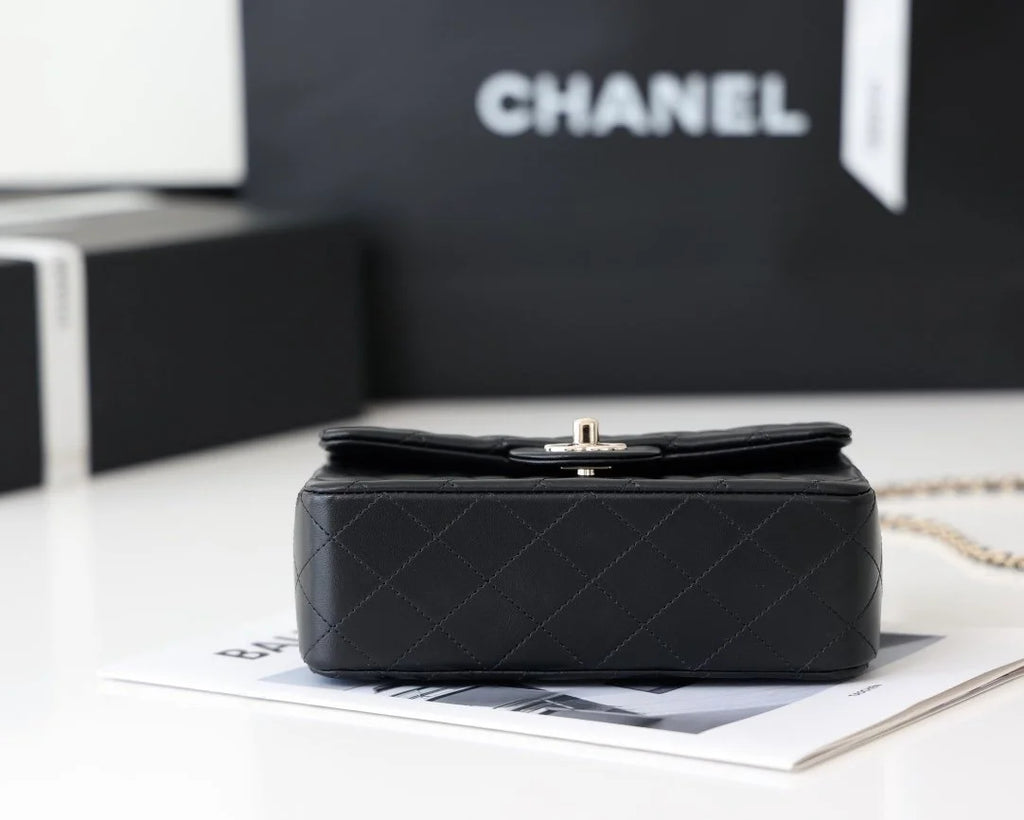 Black Mini Flapbag With Top Handle V550