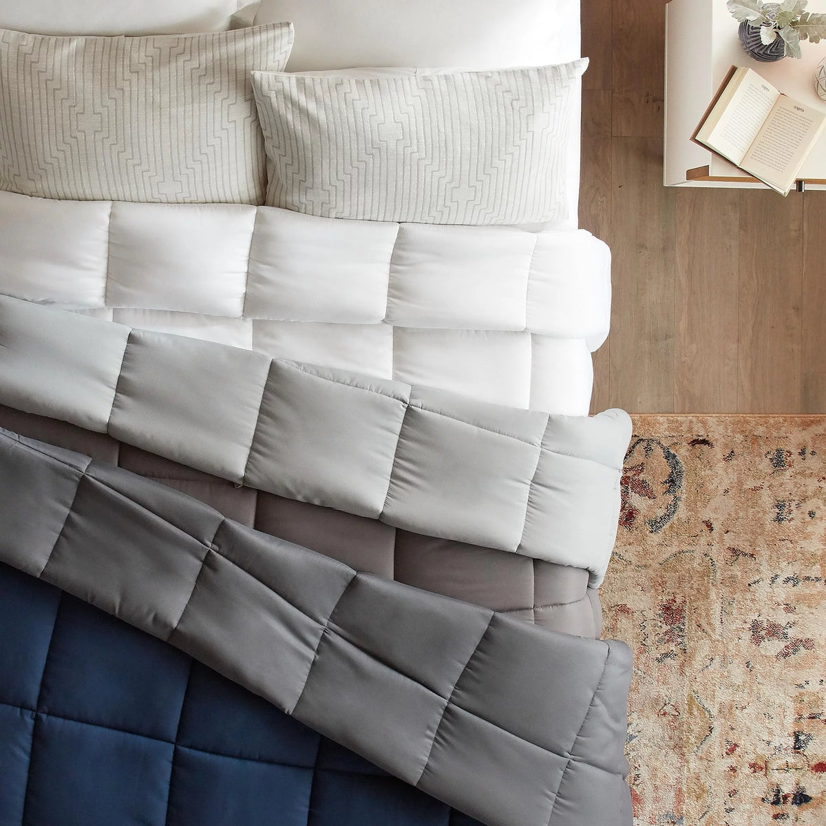 King Silver/Ash Down Alternative Comforter Q583135
