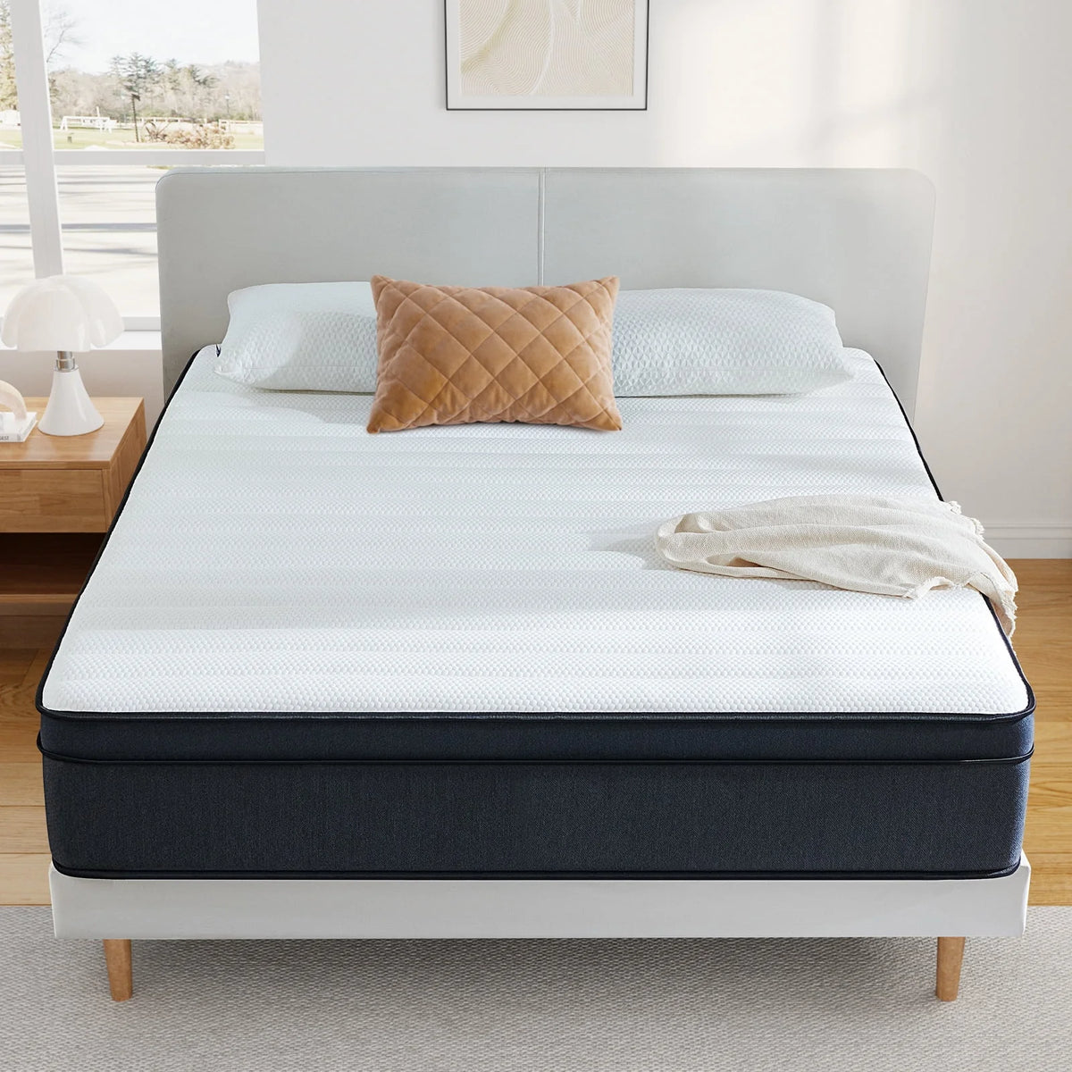 Queen 12 inch Medium Plush Hybrid Innerspring Mattress B364916